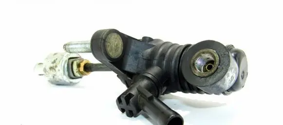Toyota RAV 4 (XA30) Clutch slave cylinder 