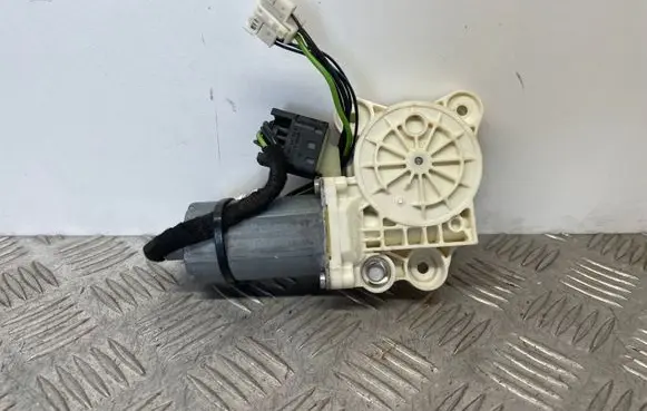 Mercedes-Benz E W211 Front door window regulator motor A2118202942 0130821970