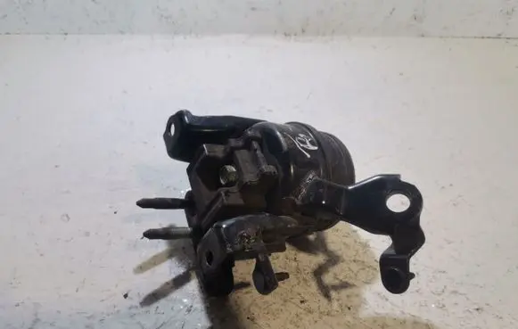 Toyota Corolla E120 E130 Engine mount bracket