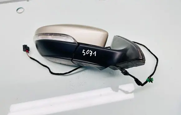 Volkswagen Jetta VI Front door electric wing mirror E11036658 A053153 E11026658