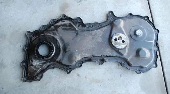 Opel Movano B Timing chain cover NV400