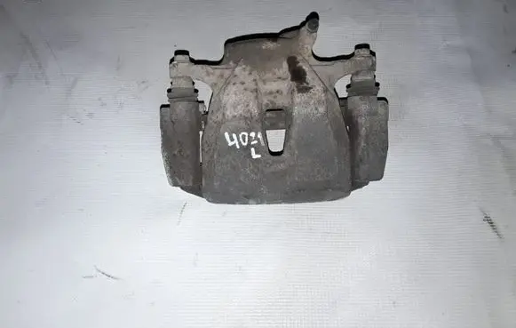 Toyota RAV 4 (XA40) Front brake caliper 4775042091