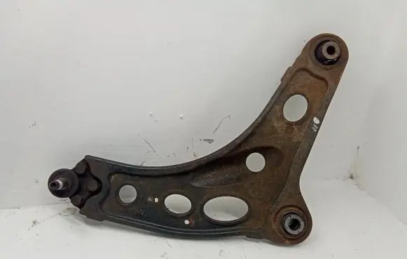 Opel Vivaro Front lower control arm/wishbone 8200395034 93853465
