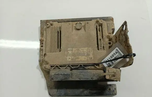 Opel Zafira B Engine control unit/module 0281014024
