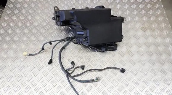 Lexus GS 250 350 300H 450H Fuse box set 8266230C80 AB1113AN60