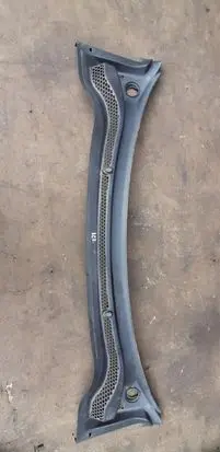 Peugeot RCZ Wiper trim YM21605080