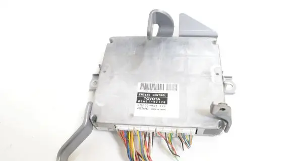 Toyota Prius (XW20) Engine control unit/module 8966147170 2751009521