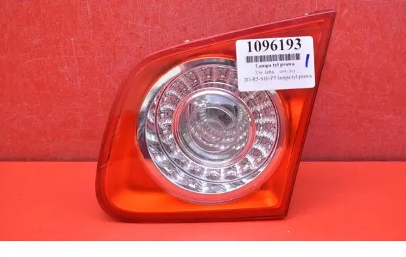 Volkswagen Jetta V Rear/tail lights 1K5945094