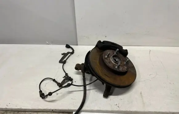 Hyundai i20 (PB PBT) Front wheel hub spindle knuckle
