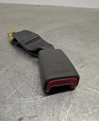 Toyota Hilux (N80, N90, N100, N110) Middle seatbelt buckle (rear) D017201
