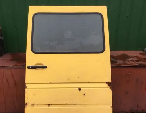 Mercedes-Benz Sprinter W901 W902 W903 W904 Side sliding door A9017300305 9017300305