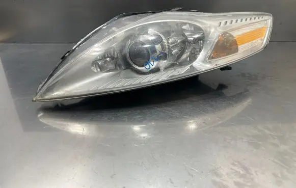 Ford Mondeo MK IV Headlight/headlamp
