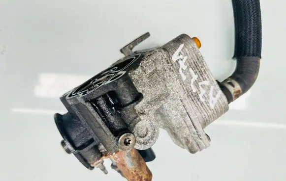 Citroen Jumpy Oil filter mounting bracket