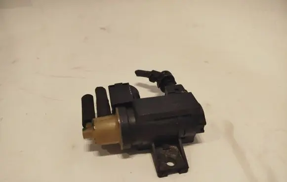 Renault Kangoo II Turbo solenoid valve 8200790180 16T30 70181405