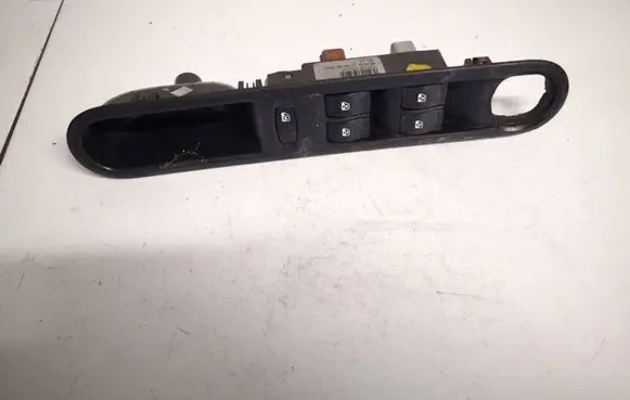 Renault Espace - Grand espace IV Electric window control switch 8200519355