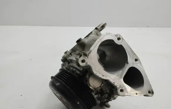 Mercedes-Benz E W213 Water pump A6542002300