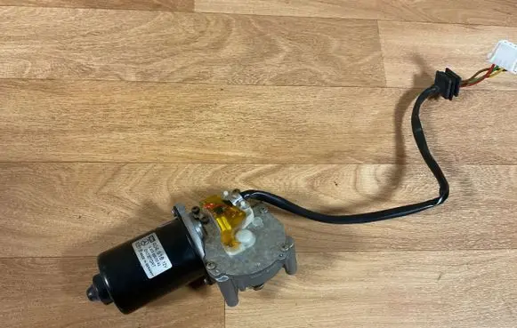 Mercedes-Benz C W203 Wiper motor A2038200342 404518 5251B