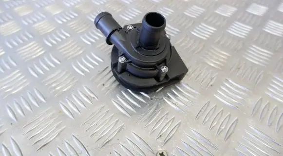 Volkswagen Tiguan Electric auxiliary coolant/water pump 5Q0965567