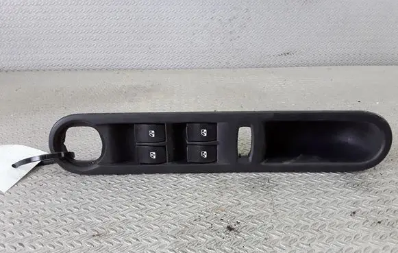 Renault Espace - Grand espace IV Electric window control switch 8200250481