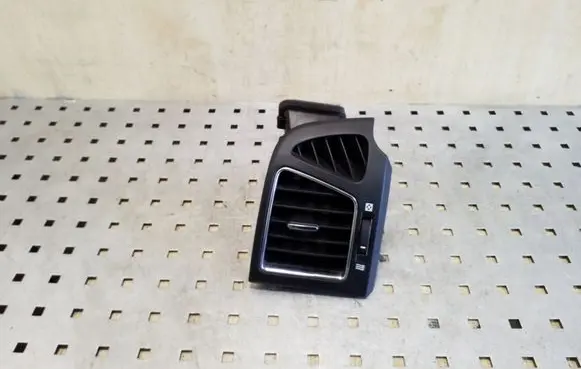 Chevrolet Captiva Dashboard side air vent grill/cover trim 95374837