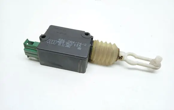 Audi A3 S3 8L Tailgate boot lock/latch motor 4B9962115