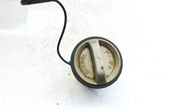 Toyota Avensis T220 Fuel tank cap