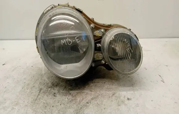 Mercedes-Benz E W210 Headlight/headlamp 144870