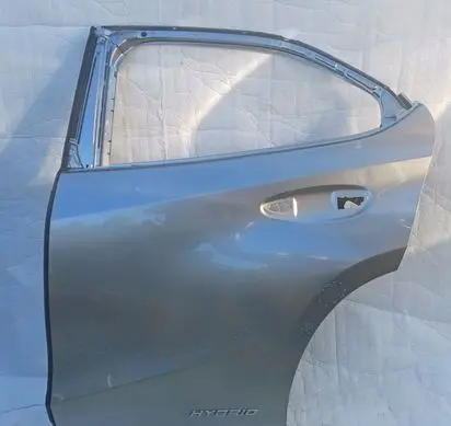 Lexus UX Rear door
