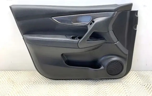 Nissan Qashqai Front door card panel trim 