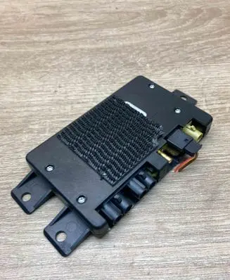 Audi A6 S6 C5 4B Antenna control unit 4D0035530C