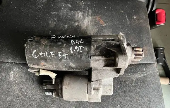 Volkswagen Golf Plus Starter motor 1005891 0001123016 02E911023H
