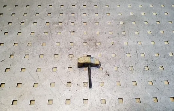 Honda CR-V Fuel Injector clamp holder