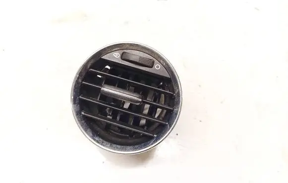 Peugeot RCZ Dash center air vent grill y05201