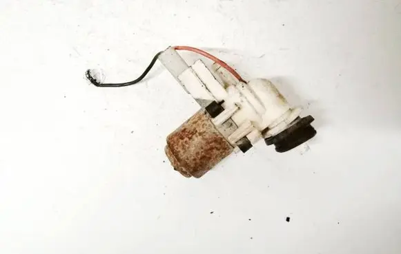 Toyota Yaris Windscreen/windshield washer pump 8112014