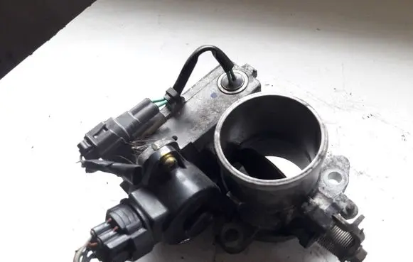 Toyota Avensis T250 Engine shut-off valve 27020