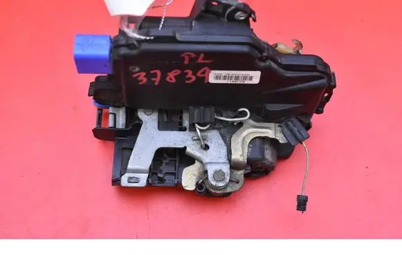 Skoda Fabia Mk1 (6Y) Front door lock 3B183701AM
