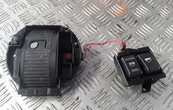 Nissan X-Trail T30 Suspension ride height/mode switch 