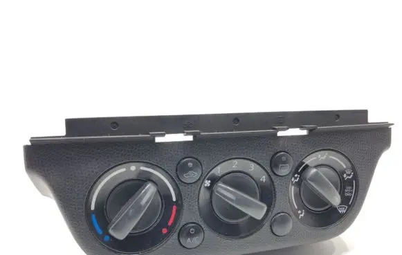 Suzuki Swift I Interior fan control switch 