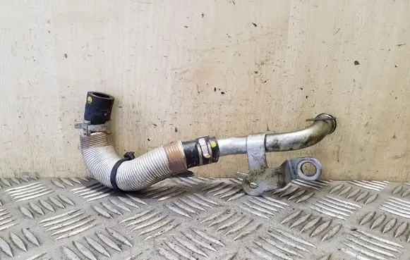 Nissan Juke I F15 Turbo turbocharger oiling pipe/hose