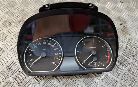 BMW 1 E81 E87 Speedometer (instrument cluster)