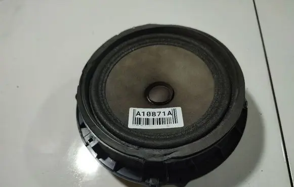 KIA Ceed Front door speaker