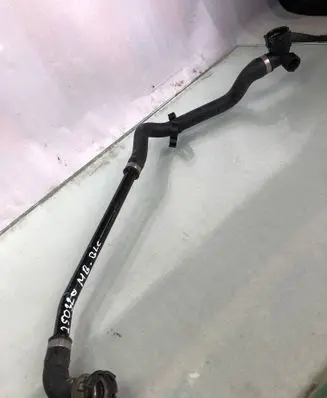 Mercedes-Benz GLC X253 C253 Engine coolant pipe/hose A2535015201