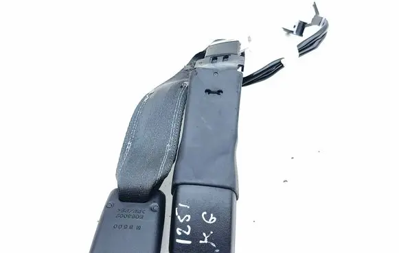 Lexus CT 200H Middle seatbelt buckle (rear) E063002
