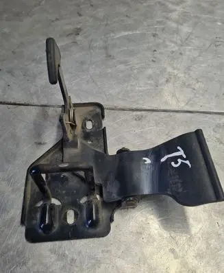 Volkswagen Transporter - Caravelle T5 Engine bonnet/hood lock/latch loop/hook 7H0823480A