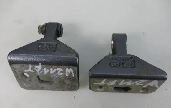 Rear door hinge set