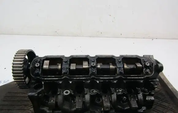Nissan Primera Engine head 