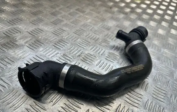 Engine coolant pipe/hose