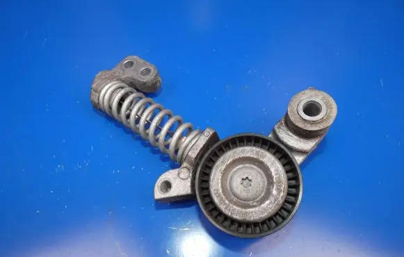 Volvo XC40 Timing belt/chain tensioner 