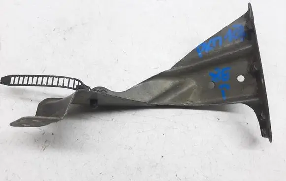 Audi A4 S4 B7 8E 8H Fender mounting bracket 8E0821136AA4B7