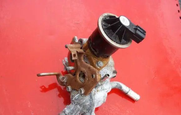 Thermostat/thermostat housing